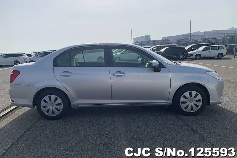 Toyota Corolla Axio in Silver for Sale Image 6
