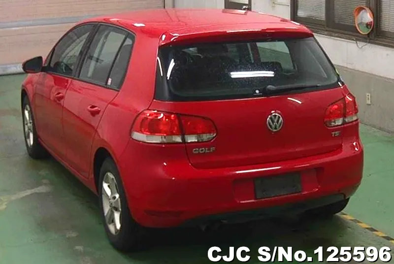 Volkswagen Golf in Red for Sale Image 1