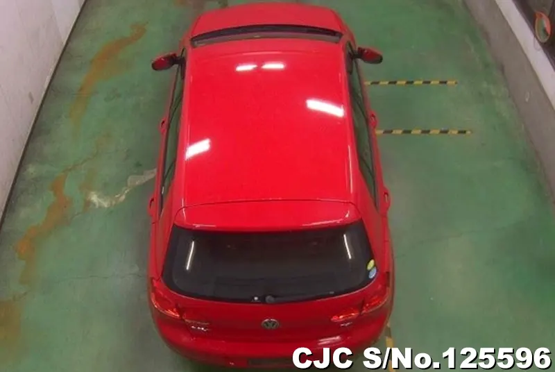 Volkswagen Golf in Red for Sale Image 4