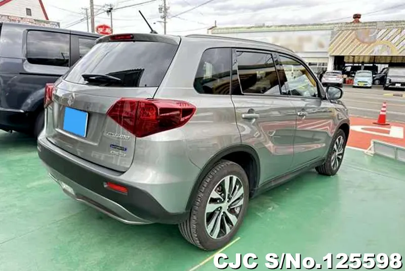 Suzuki Escudo in Gray for Sale Image 2