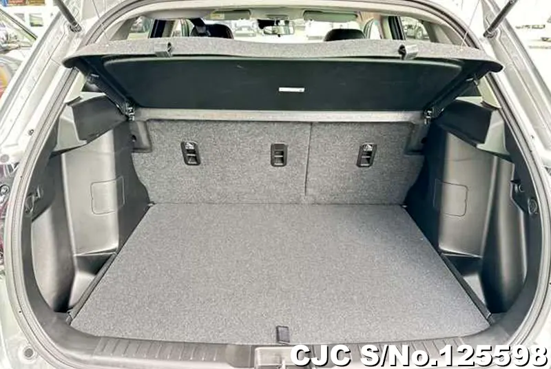 Suzuki Escudo in Gray for Sale Image 3