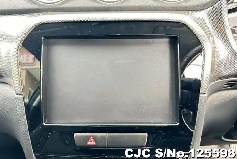 Suzuki Escudo in Gray for Sale Image 9