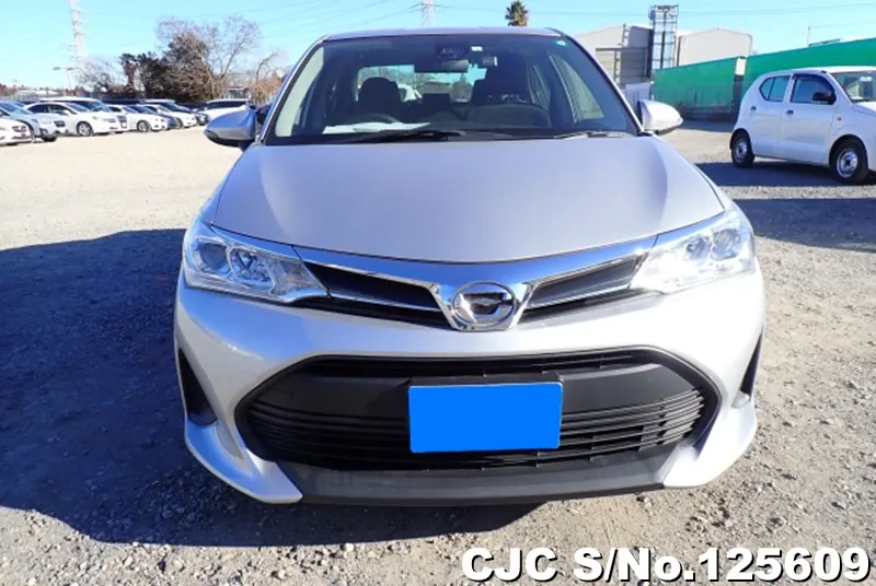Toyota Corolla Axio in Silver for Sale Image 2