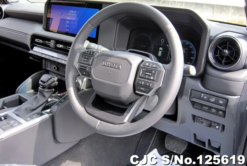 Toyota  in Black for Sale Image 9