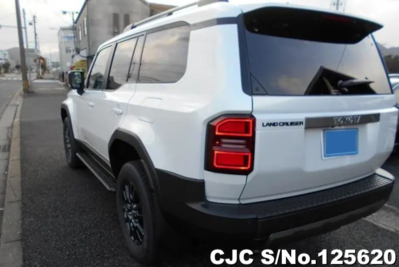 Toyota Land Cruiser 250 in Pearl for Sale Image 1