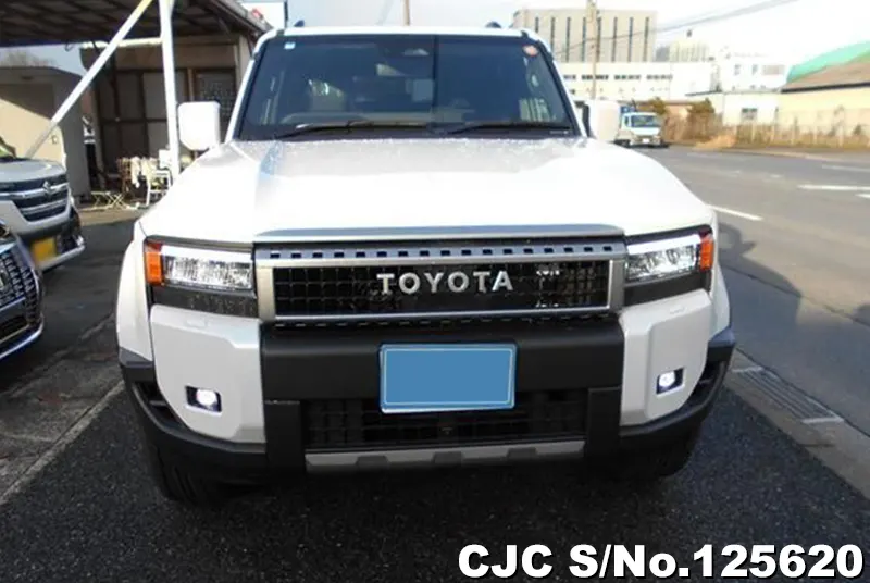Toyota Land Cruiser 250 in Pearl for Sale Image 4