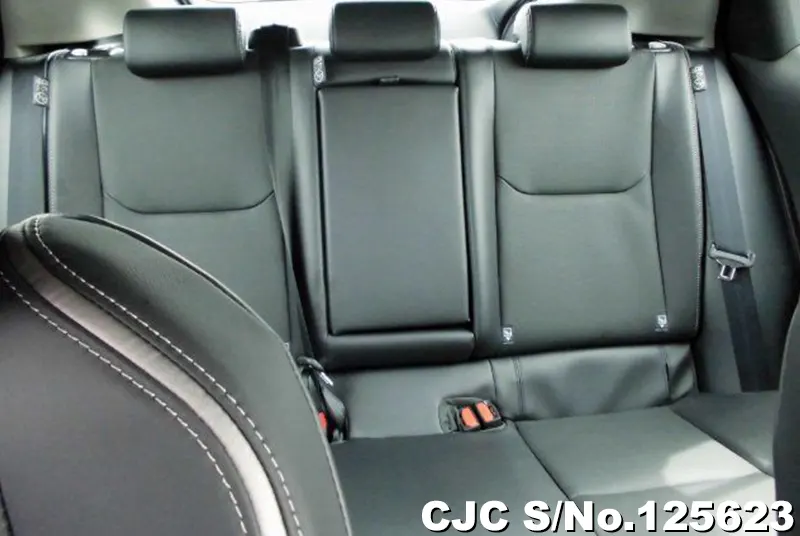 Toyota Prius in Pearl for Sale Image 12