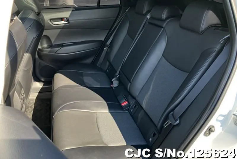 Toyota Corolla Cross in Pearl for Sale Image 8