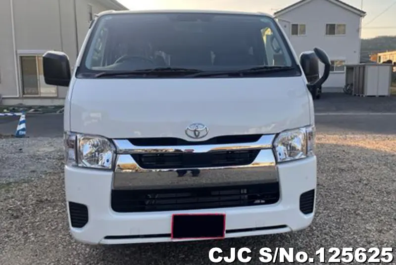 Toyota / Hiace 2025