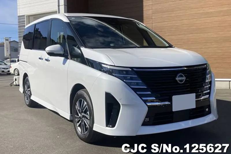 Nissan / Serena 2025
