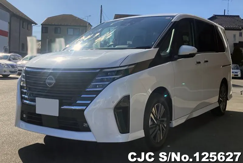 Nissan Serena in Pearl for Sale Image 2