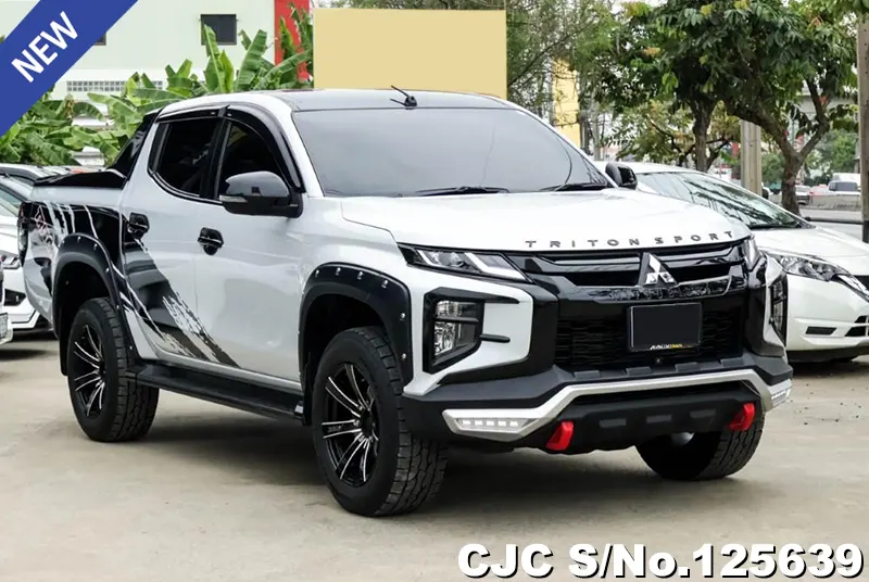 Mitsubishi Triton in White for Sale Image 0