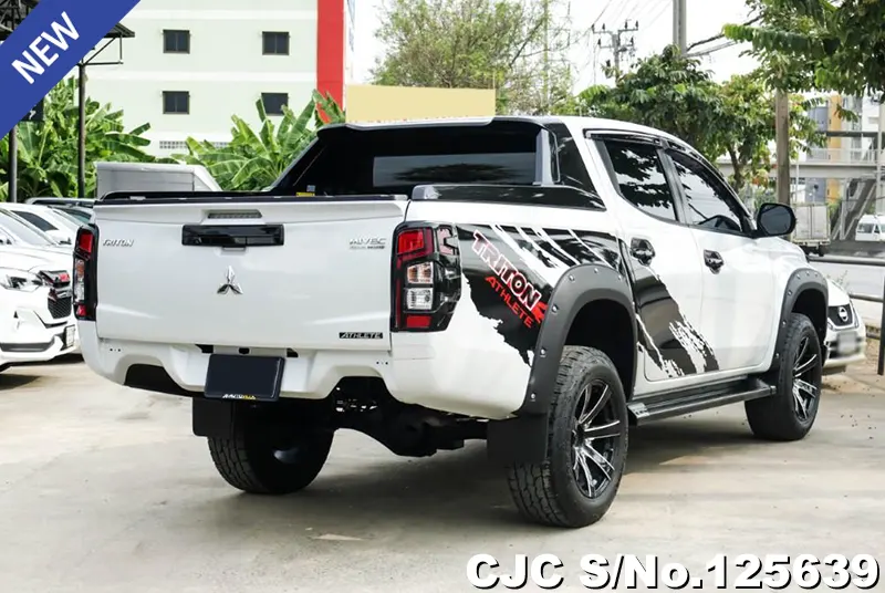 Mitsubishi Triton in White for Sale Image 2