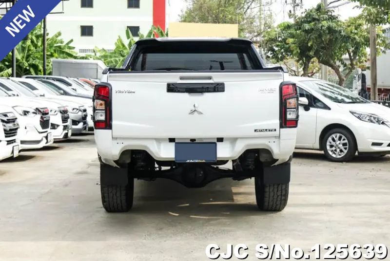 Mitsubishi Triton in White for Sale Image 5
