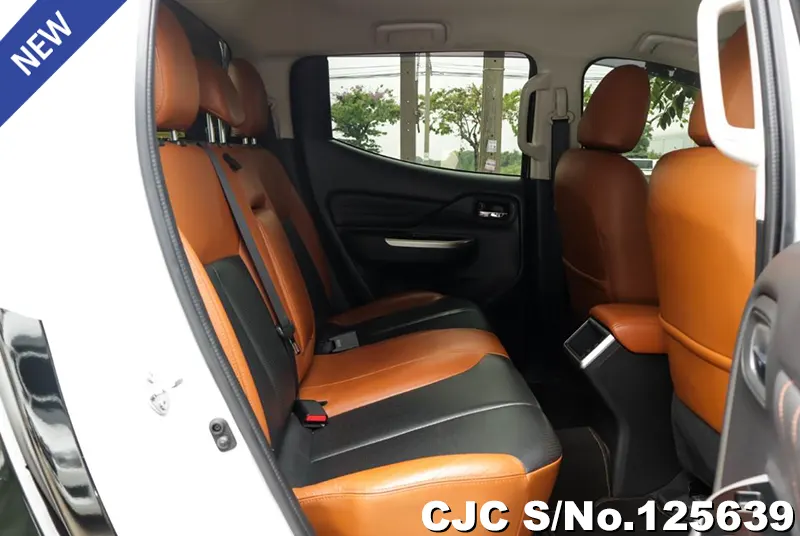 Mitsubishi Triton in White for Sale Image 9