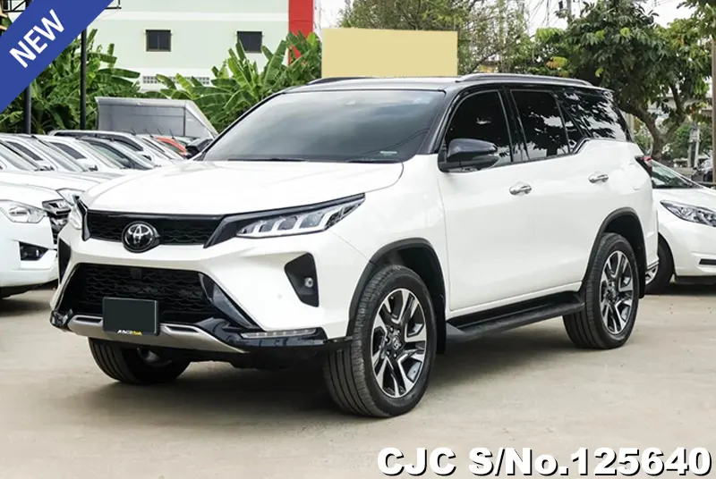 Toyota Fortuner in White for Sale Image 3
