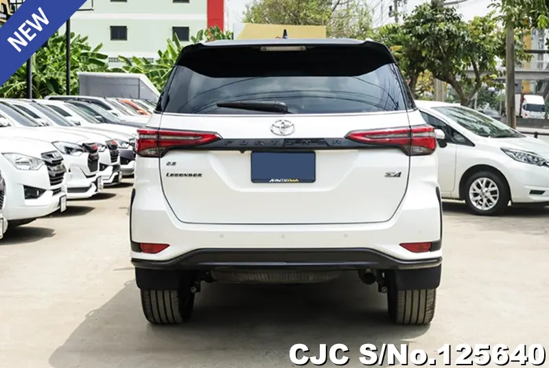 Toyota Fortuner in White for Sale Image 5