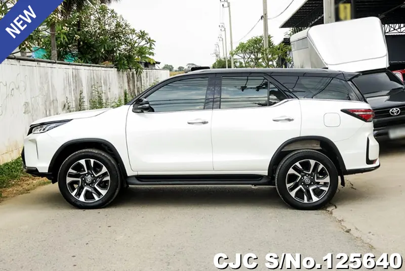Toyota Fortuner in White for Sale Image 7