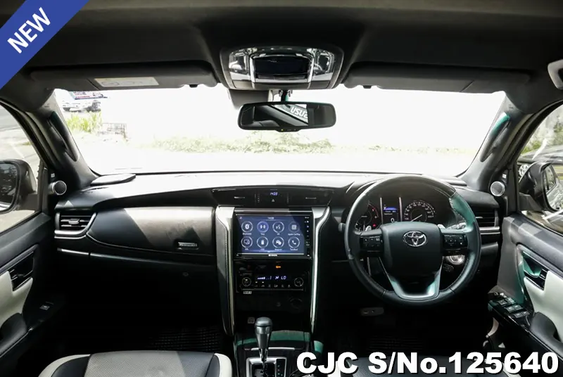 Toyota Fortuner in White for Sale Image 9