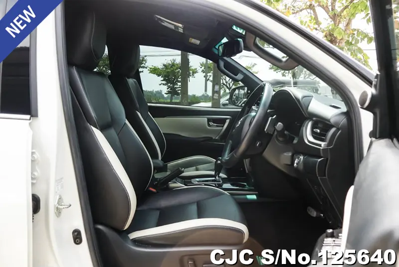 Toyota Fortuner in White for Sale Image 10