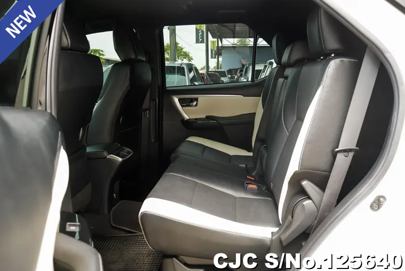 Toyota Fortuner in White for Sale Image 13