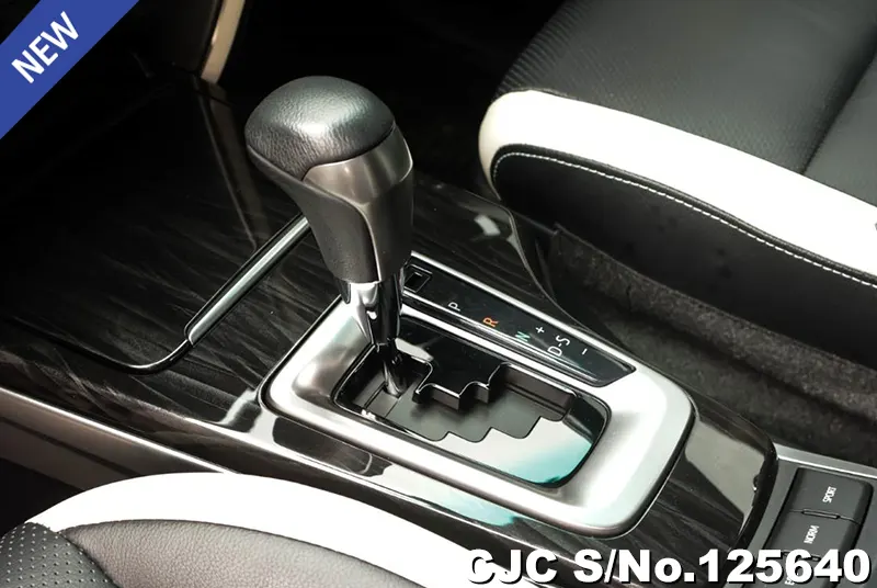 Toyota Fortuner in White for Sale Image 15
