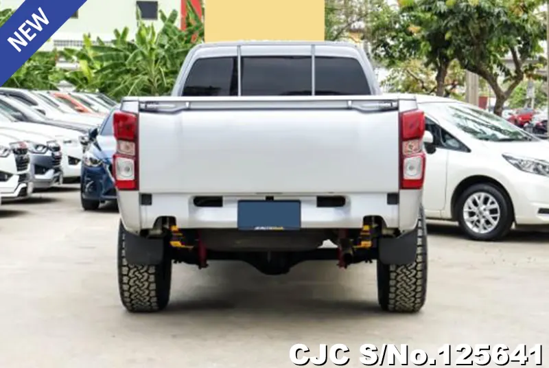 Isuzu D-Max in Silver for Sale Image 4
