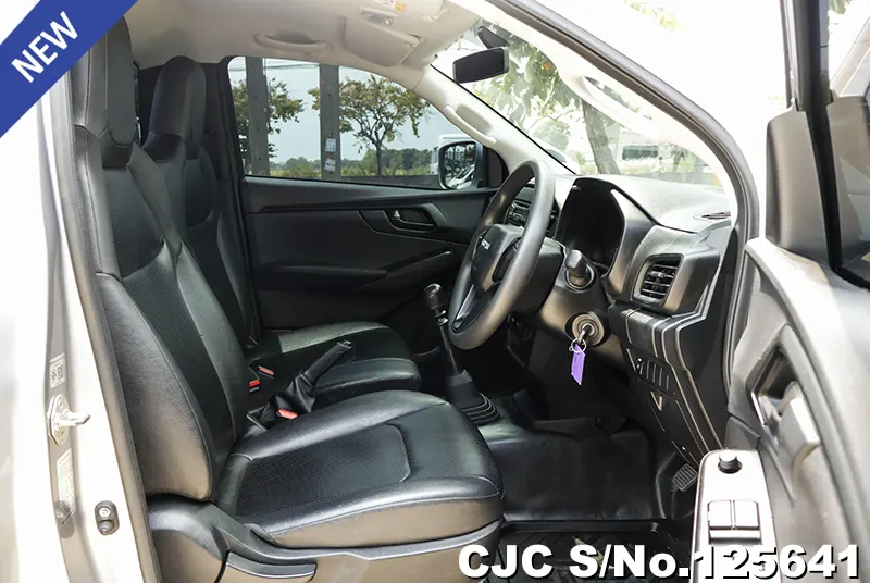 Isuzu D-Max in Silver for Sale Image 5