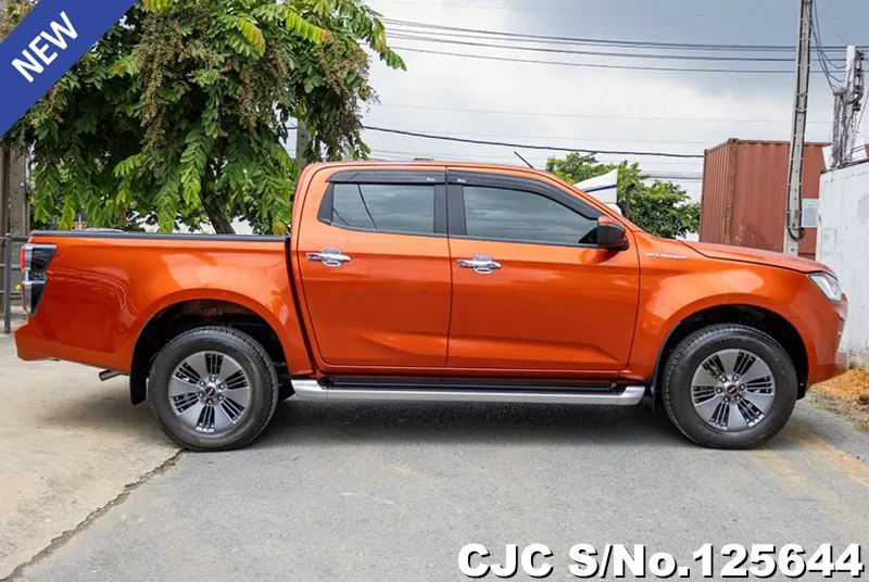 Isuzu D-Max in Orange for Sale Image 6