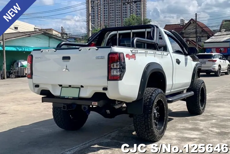 Mitsubishi Triton in White for Sale Image 2