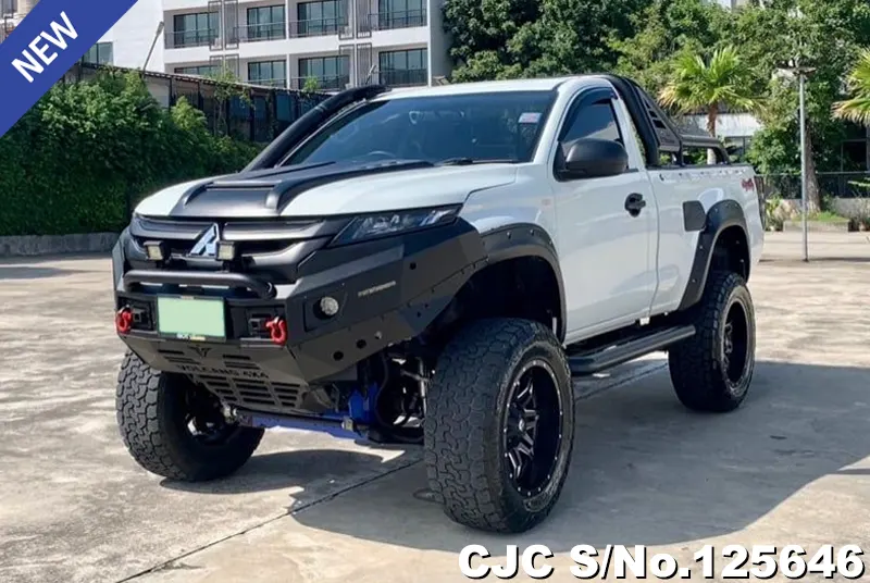 Mitsubishi Triton in White for Sale Image 3