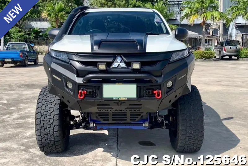 Mitsubishi Triton in White for Sale Image 4