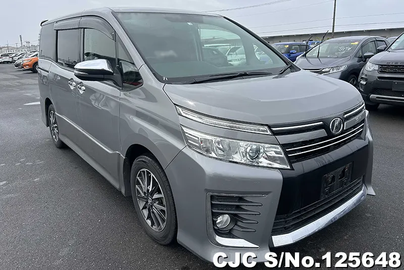 Toyota / Voxy 2015