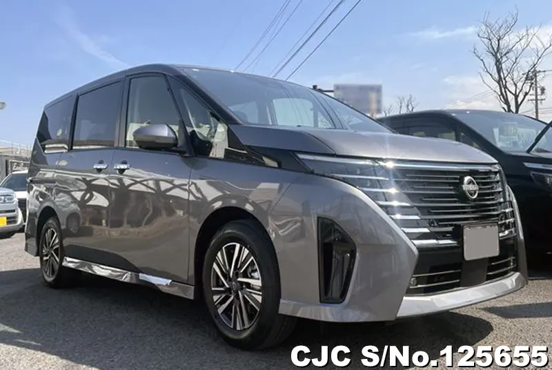 Nissan / Serena 2025