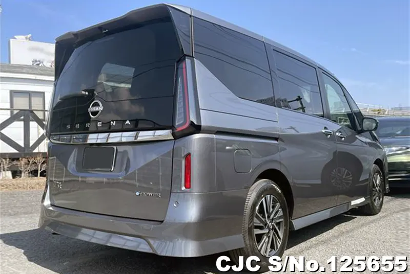 Nissan Serena in Gray for Sale Image 2