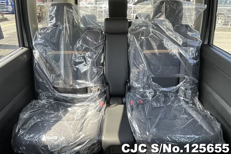 Nissan Serena in Gray for Sale Image 10
