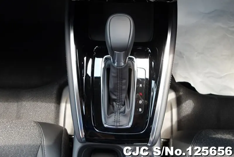 Honda Vezel in Blue for Sale Image 11
