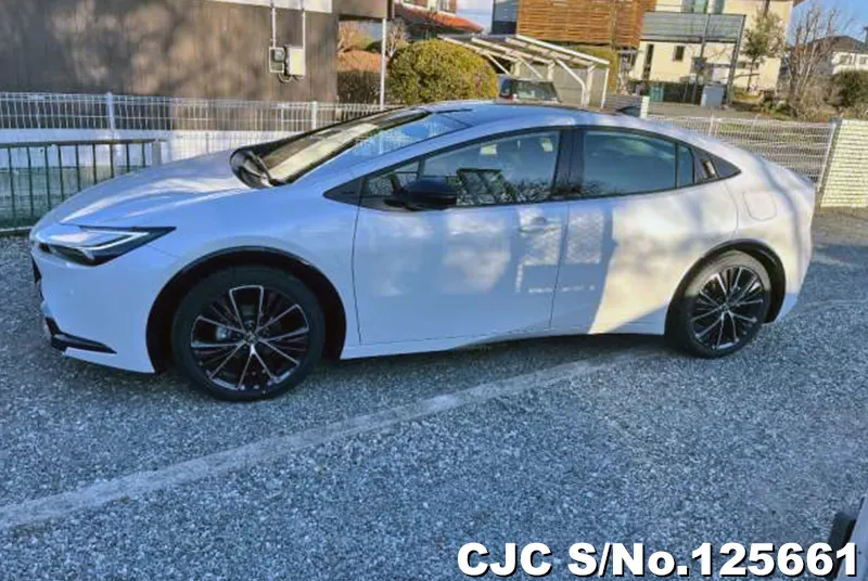 Toyota Prius in Pearl for Sale Image 6