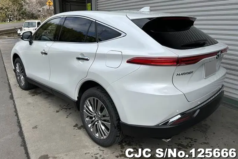 Toyota Harrier in Pearl for Sale Image 1