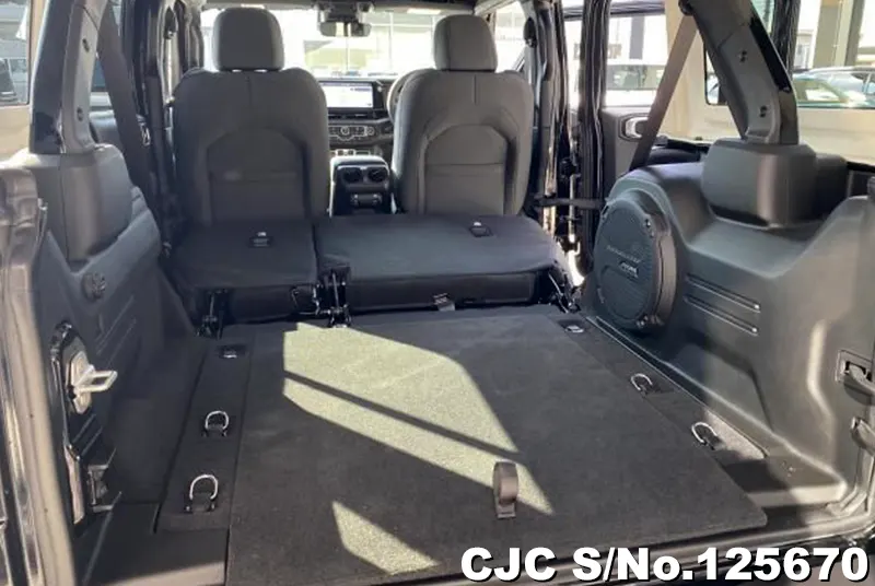 Jeep Wrangler in Black for Sale Image 5