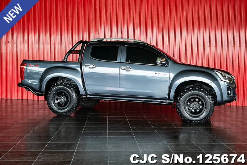 Isuzu D-Max in Gray for Sale Image 3