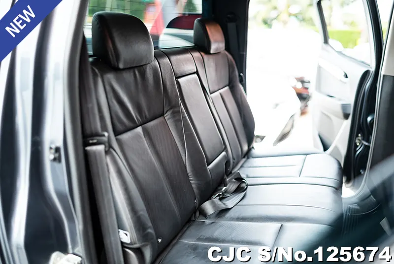 Isuzu D-Max in Gray for Sale Image 9