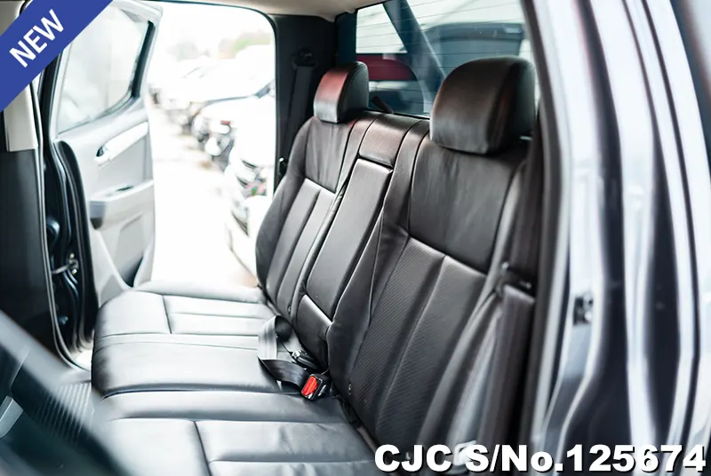 Isuzu D-Max in Gray for Sale Image 10
