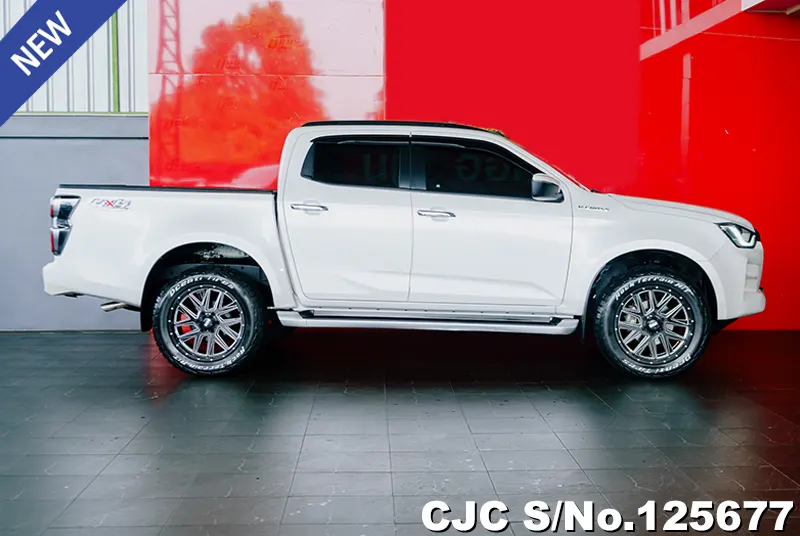 Isuzu D-Max in White for Sale Image 3