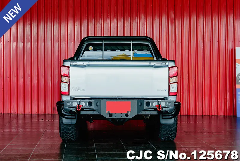 Isuzu D-Max in Gray for Sale Image 2
