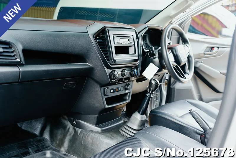 Isuzu D-Max in Gray for Sale Image 7