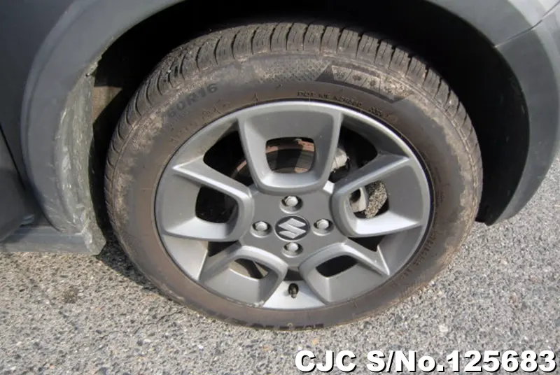 Suzuki Ignis in Gray for Sale Image 18