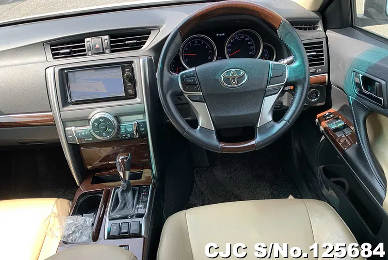 Toyota Mark X in White for Sale Image 9
