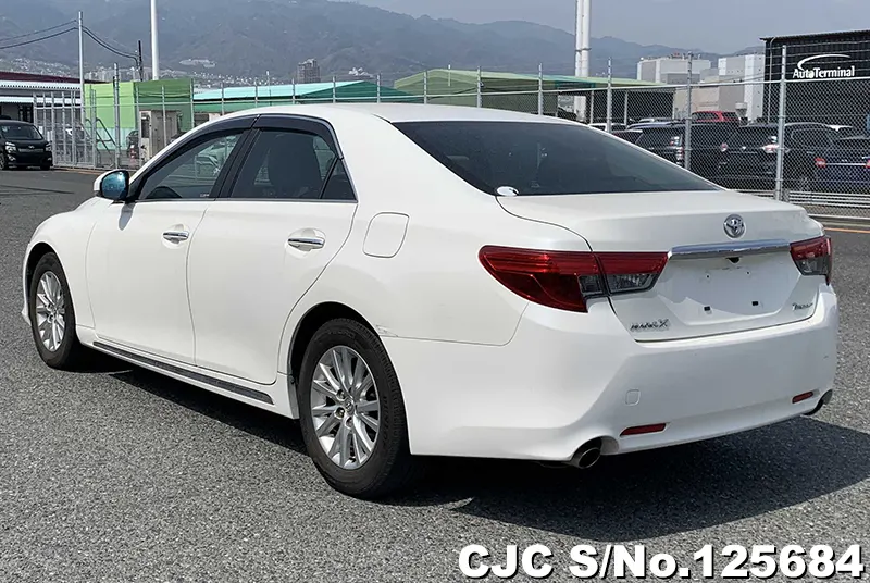 Toyota Mark X in White for Sale Image 1