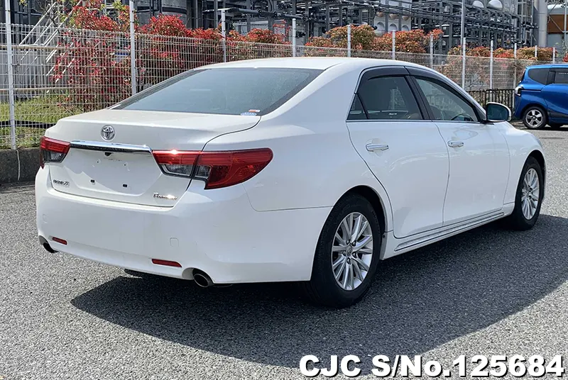 Toyota Mark X in White for Sale Image 2